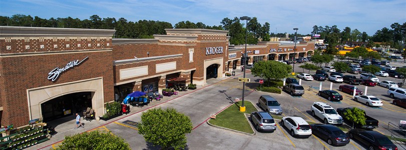 Wingstop lease takes center to 100 % occupancy