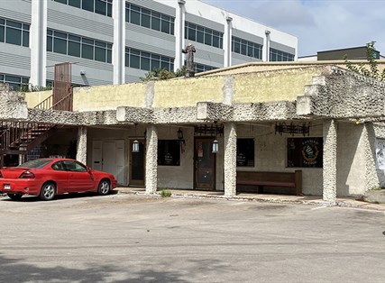 1704 E 5th Street